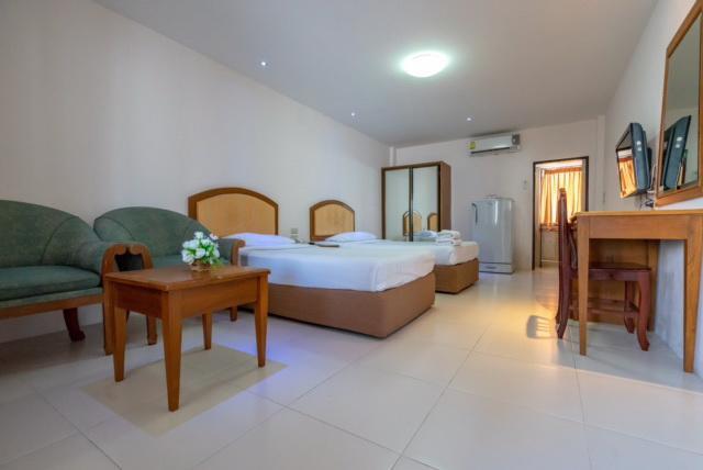Golden House Service And Apartment Rayong Bagian luar foto